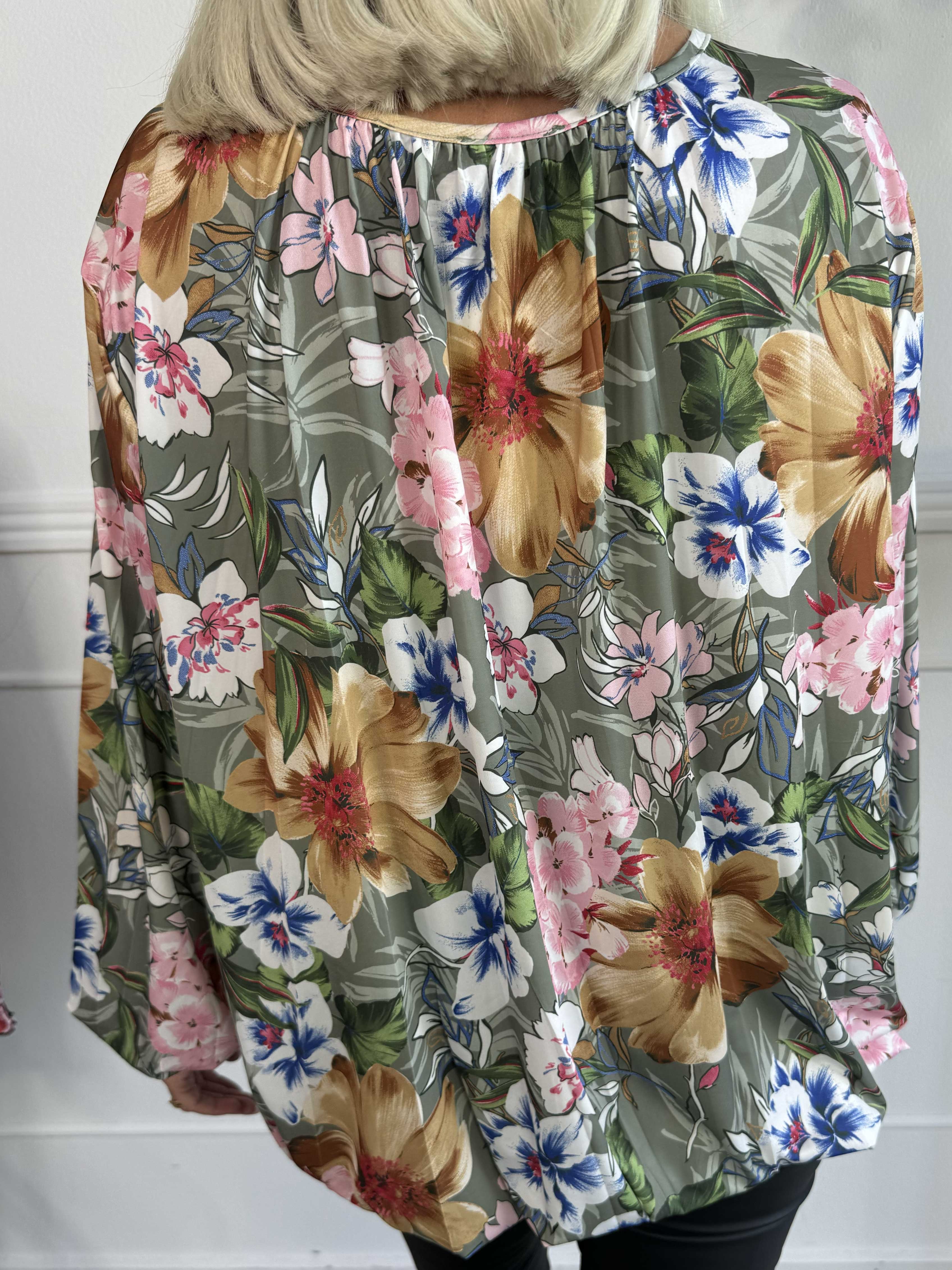 Miracle Floral L/S - Elastisk blommig blus med långa ärmar